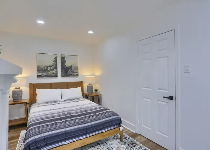 Dormont Potomac Stylish & Modern 2bd
