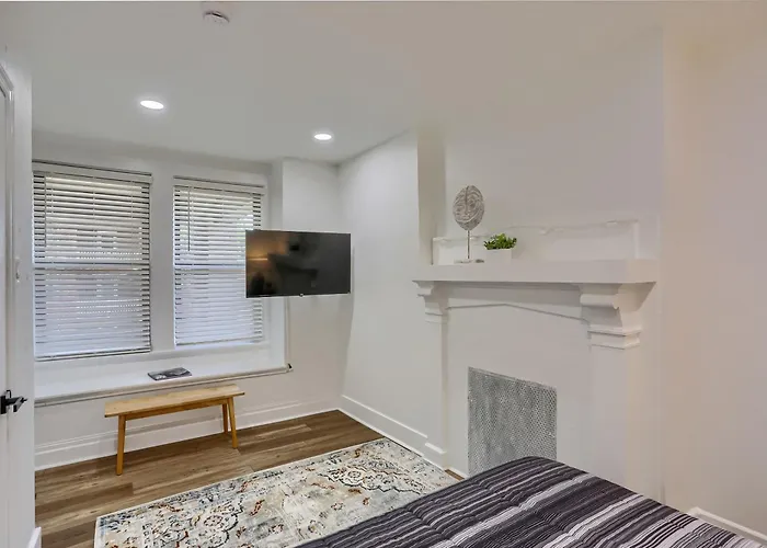 Dormont Potomac Stylish & Modern 2bd * Pittsburgh