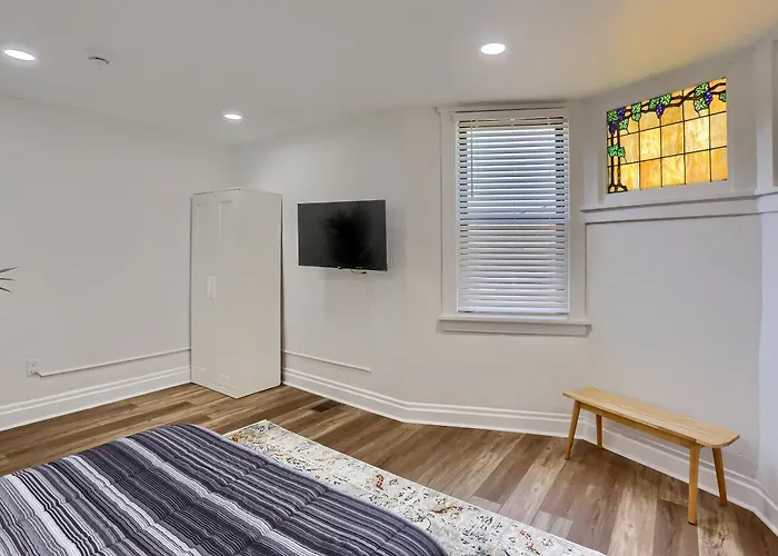 Dormont Potomac Stylish & Modern 2bd