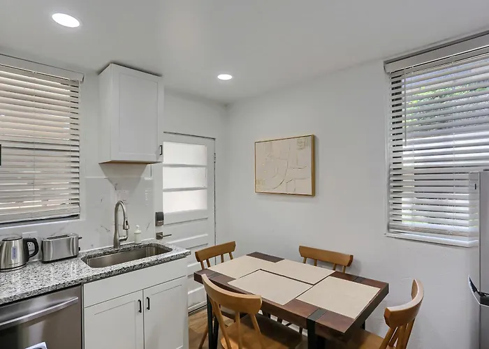 Dormont Potomac Stylish & Modern 2bd *