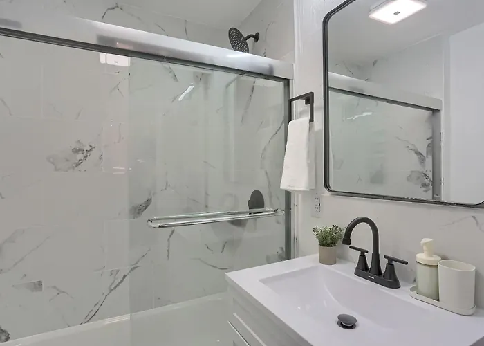 Dormont Potomac Stylish & Modern 2bd *